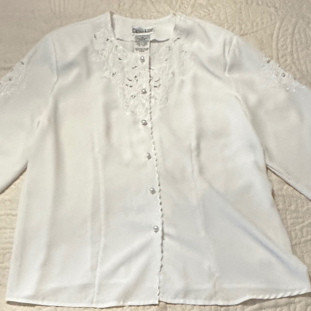 Christie & Jill Embroidered Lace Button Down Long Sleeve Blouse Cream